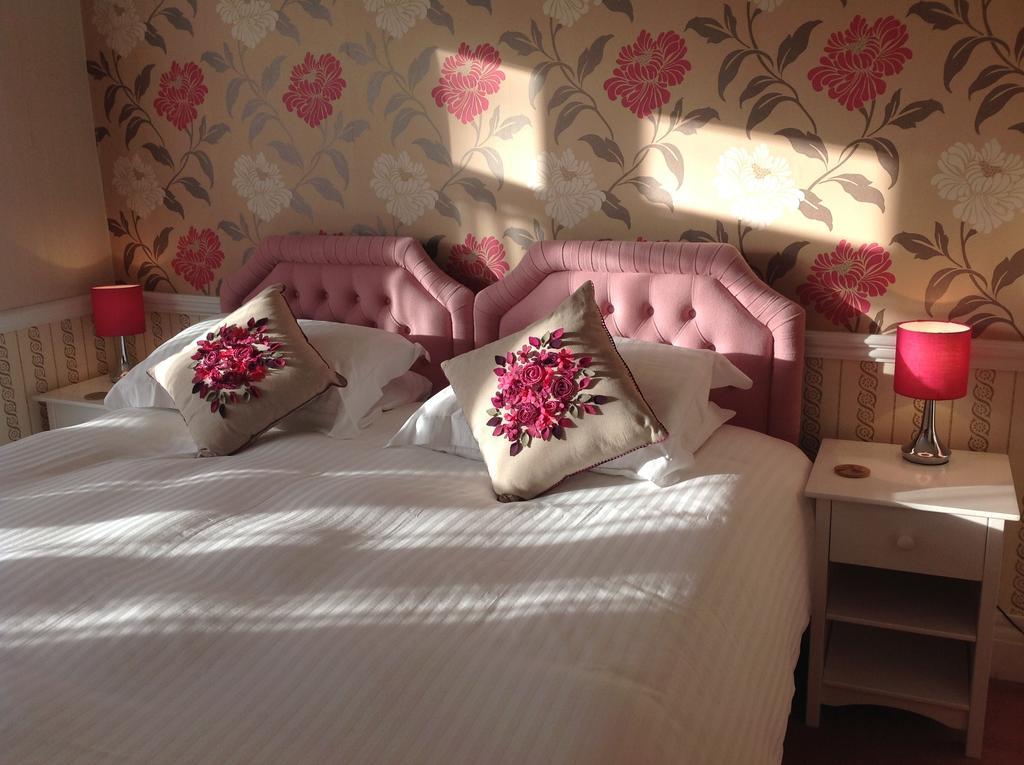 The Pink House Bed & Breakfast Weymouth Room photo
